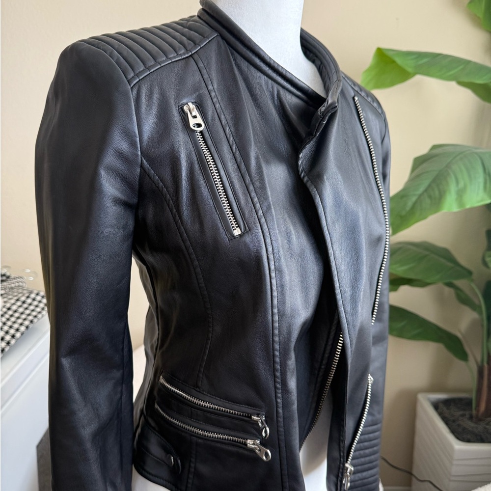 ZARA LEATHER JACKET XS MOTO